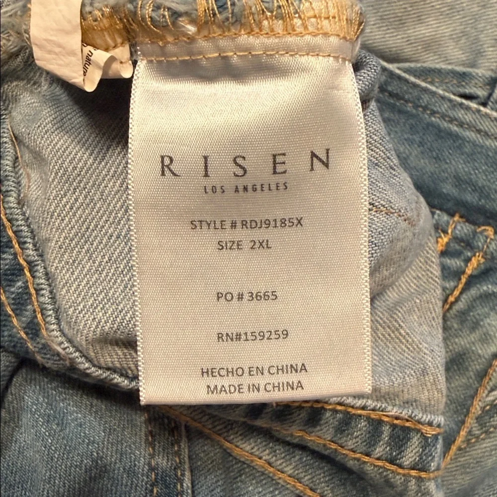 Risen Curvy Denim Jacket Size 2XL Medium Wash Cargo Pockets Zipper Button Front - Picture 11 of 14